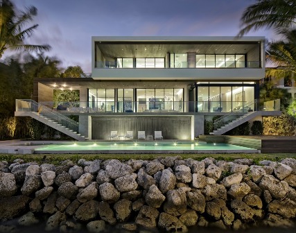 Bass Residence: Located directly adjacent to Biscayne Bay and immediately south of downtown Miami, the Bass Residence underscores the firm’s continued exploration with the concept of a floating rectilinear frame. Photo credit: Claudio Manzoni Photography via v2com