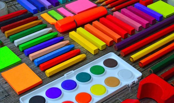 What are The Differences Between Paint, Crayon, Oil Pastel, and Colour  Pencils?