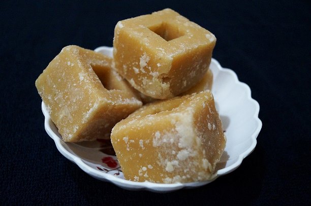 Jaggery cubes